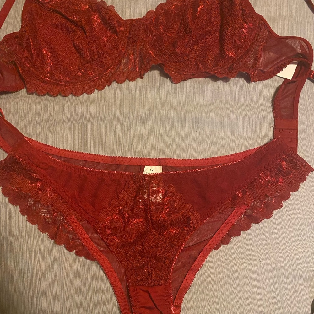 SHEIN Red Laced Bra & Underwear set *Never Worn*